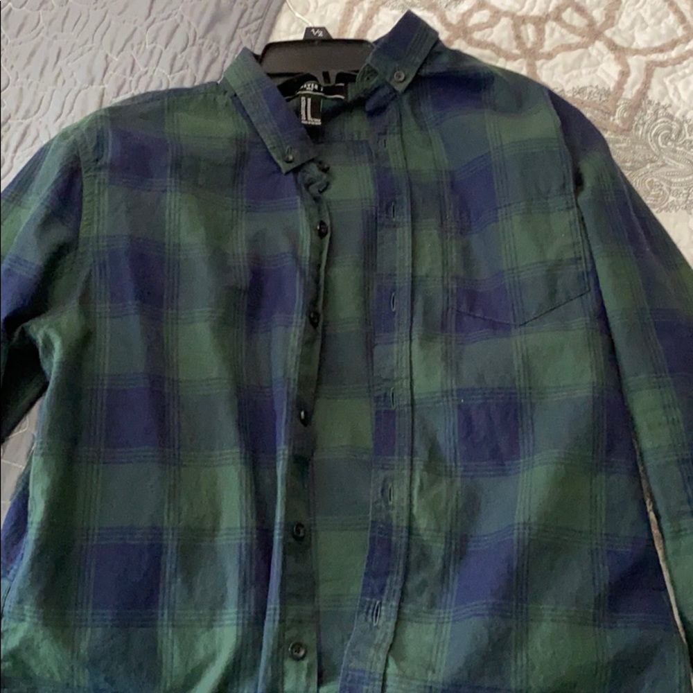GREEN FLANNEL FROM FORVEVER 21